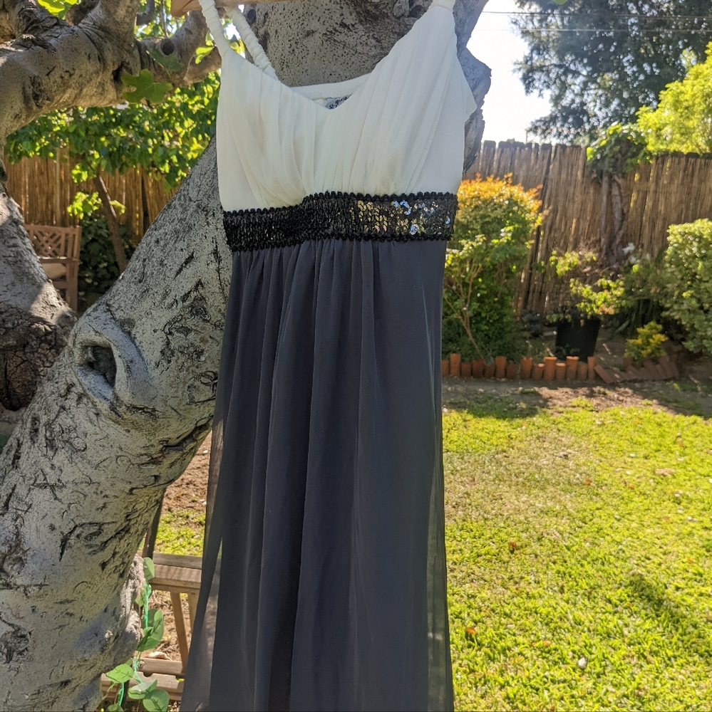 Girls party dress (girl 12-14)